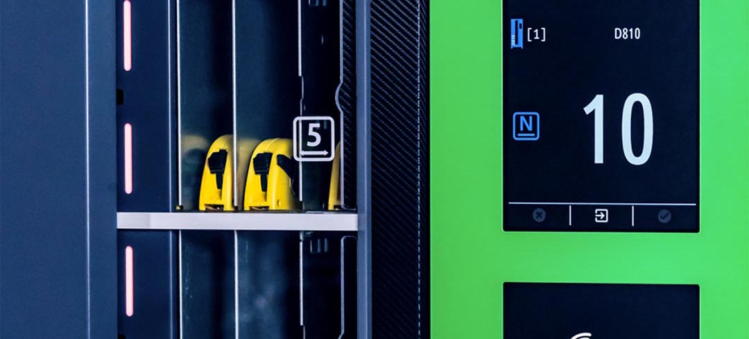 Forgótálcás automata